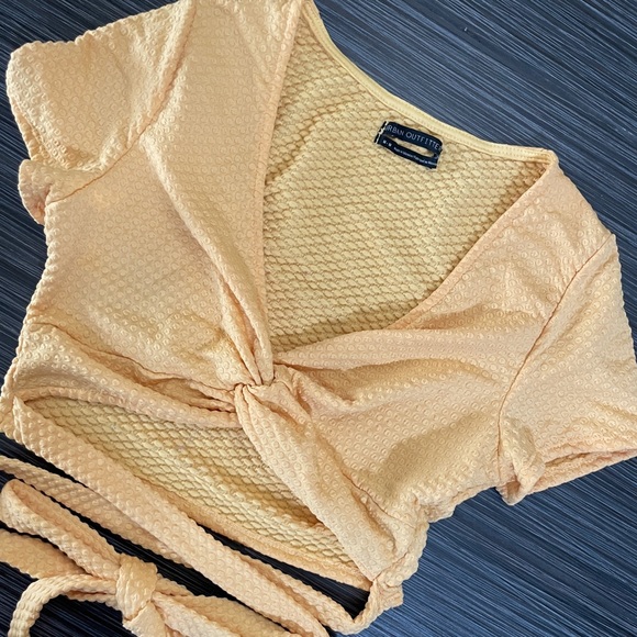 Urban Outfitters Yellow Cropped Wrap Top Medium - Picture 4 of 5